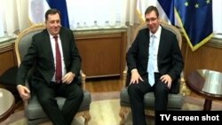 Predsednik Republike Srpske Milorad Dodik sa srpskim premijerom Aleksandrom Vučićem na sastanku u Beogradu, 13. januar 2015.