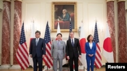 وزیر خارجه آمریکا (نفردوم از راست) میزبان همتای ژاپنی.