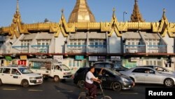 ရန္ကုန္ၿမိဳ႕ ဆူးေလဘုရားအနီး 
