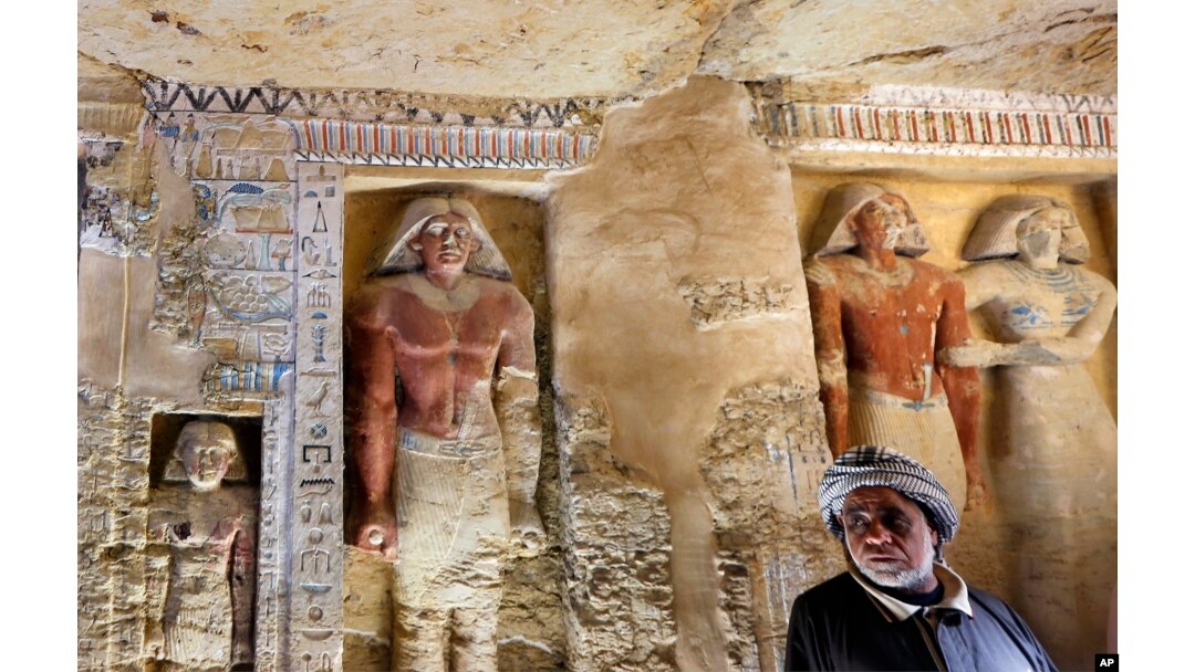 Saeed Abdel Aal, pekerja ekskavasi di lokasi "Wahtye", Saqqara, kawasan Giza, Mesir, Sabtu, 15 Desember 2018