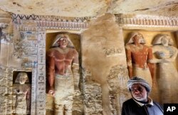 Saeed Abdel Aal, pekerja ekskavasi di lokasi "Wahtye", Saqqara, kawasan Giza, Mesir, Sabtu, 15 Desember 2018