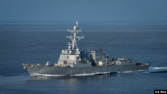 美国海军第七舰队阿利伯克级导弹驱逐舰“哈尔西号”(USS Halsey)
