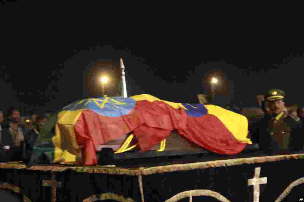 The casket containing the body of Prime Minister Meles Zenawi arrives at the Addis Ababa International Airport, Ethiopia, August 22, 2012. 