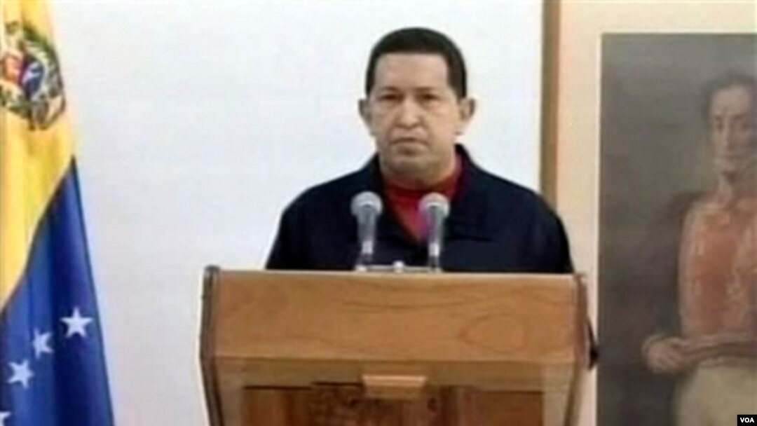 President Venezuela Hugo Chavez memberikan pidato kepada rakyatnya lewat televisi dari Havana, Kuba (30/6).
