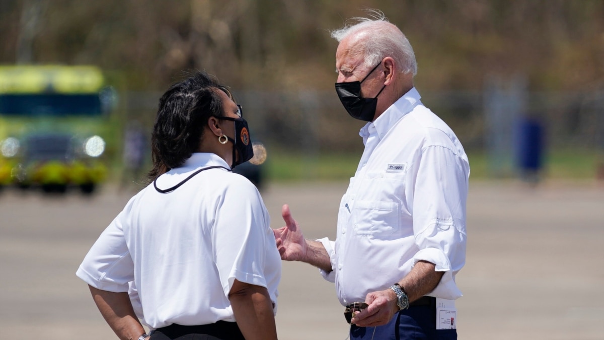 Biden Arrives in HurricaneHit Louisiana to Assess Hurricane Damage
