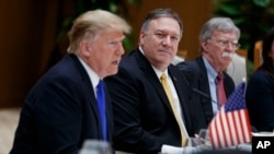 Trump, Pompeo ve Bolton birlikte çalıştıkları dönem aynı fotoğraf karesinde 