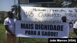 Trabalhadores do Hospital Geral de Benguela em protesto