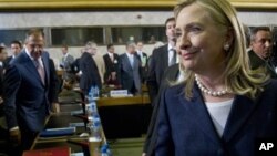 Državna sekretarka Hilari Klinton stiže na sastanak akcione grupe za Siriju u Ženevi