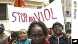 Des Congolaises manifestant contre le viol dans le Kivu