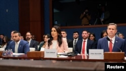 3월 29일 미국 워싱턴 D.C. 미 연방 의회 의사당에서 열린 하원 정보위원회 전 세계 위협 관련 청문회에 카쉬 파텔 FBI 국장, 털시 개버드 DNI 국장, 존 래트클리프 CIA 국장이 참석해 증언하고 있다. 