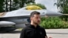 លោក​Zelenskyy ​បង្ហាញ​យន្តហោះ​ F-16​ ថ្មី ​ដើម្បី​ប្រយុទ្ធ​នឹង​រុស្ស៊ី​នៅ​លើ​អាកាស