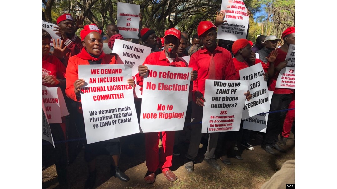 Members of the Movement for Democratic Change Alliance (MDC), protesting in Harare July 11, 2018, have on several occasions rallied to push for reforms by the Zimbabwe Electoral Commission which they accuse of plotting to rig the poll in favor of ruling Zanu-PF party. (S. Mhofu/VOA)