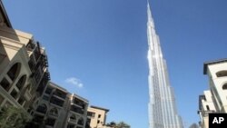 ຕຶກ Burj Khalifa ຂອງດູບາຍ ທີ່ວ່າມີຄວາມສູງ 828 ແມັດ ແລະເປັນຕຶກສູງທີ່ສຸດ ຂອງໂລກໃນປັດຈຸບັນນີ້.