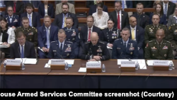 미 군 당국자 및 국방 관계자들이 2026년 4월 15일 의사당에서 열린 '2027 회계연도 미사일 방어 및 미사일 무력화 프로그램과 활동'에 관한 하원 군사위원회 소위원회 청문회에서 증언하고 있다.
