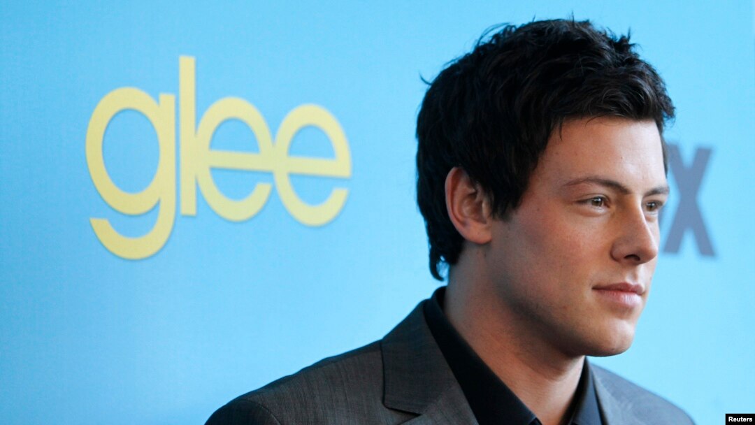 Aktor asal Kanada Cory Monteith saat tiba di sebuah pesta untuk merayakan peluncuran musim kedua serial televisi yang dibintanginya, "Glee". (Foto: Dok)