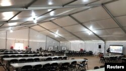 Le centre de détention de Tornillo, centre de transit pour les enfants de migrants détenus, à Tornillo, Texas, États-Unis, 14 juin 2018. ACF/HHS/Handout via REUTERS 