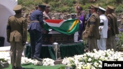  15일 남아공 이스턴 케이프 주 쿠누에서 넬슨 만델라 전 남아공 대통령의 장례식이 거행됐다. 