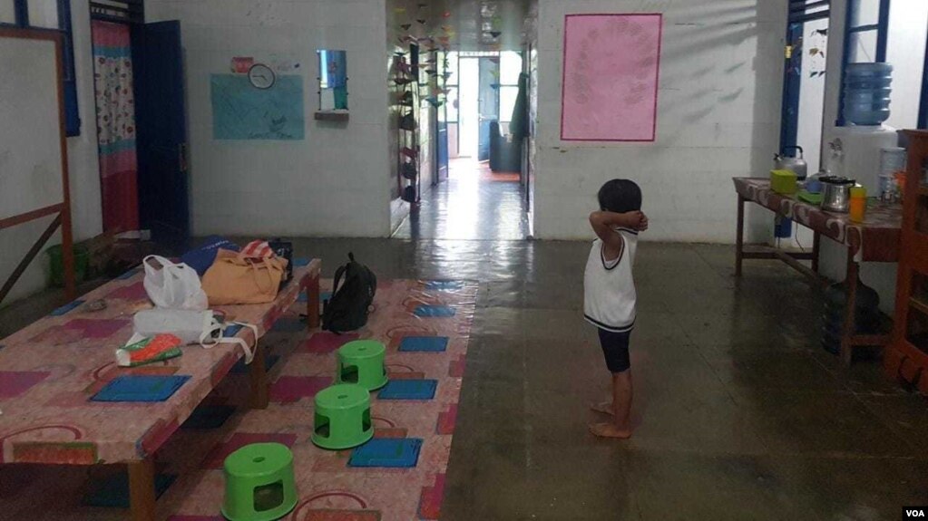 Salah seorang dari tiga anak penderita HIV di Pulau Samosir, Sumatera Utara, masih tinggal dengan aman dan tidak diusir oleh warga setempat. (Foto: Anugrah/VOA)