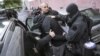 Polisi Perancis menangkap 12 orang tersangka radikal Islamis berusia antara 19 dan 34 tahun yang diduga akan bergabung dengan kelompok militan ISIS, hari Senin (15/12).