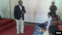 MDC leader Morgan Tsvangirai addressing fred activists in Harare on Tuesday. (VOA photo/Irwin Chifera)