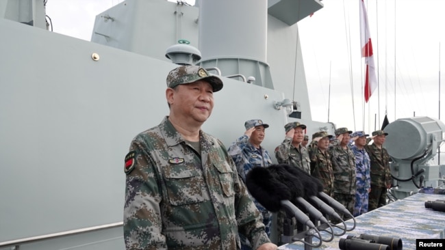 中国国家主席习近平在南中国海检阅中国海军 (2018年4月12日)