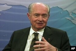 Ο Γιώργος Βασιλείου στο στουντιο της ΦτΑ το 2002.