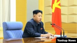 북한 김정은 국방위원회 제1위원장이 당 중앙군사위원회 확대회의를 주재하고 조직 문제에 관한 '중요한 결론'을 내렸다고 조선중앙통신이 26일 보도했다.