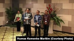 Presiden Joko Widodo memberikan keterang pers seputar kecelakaan pesawat Lion Air JT610, di sela Forum “Our Ocean Conference" di Bali, Senin, 29 Oktober 2018. (Foto: Humas Kemenko Maritim)