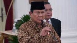 Presiden Prabowo Subianto berbicara saat mengumumkan susunan kabinetnya di Istana Merdeka di Jakarta, 20 Oktober 2024.