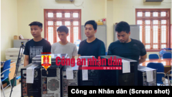 Nhóm người Việt lừa đảo hàng nghìn người Mỹ qua mạng trị giá gần 1 triệu USD bên các vật chứng bị thu giữ tại Việt Nam vào tháng 8 năm ngoái. Một toà liên bang của Mỹ ở Florida vừa đưa ra lệnh cấm vĩnh viễn nhóm người này khỏi hành vi lừa đảo.