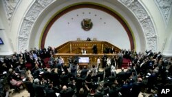 El acuerdo del Congreso fue aprobado con los votos de la mayoría opositora, sin la presencia de los diputados oficialistas.