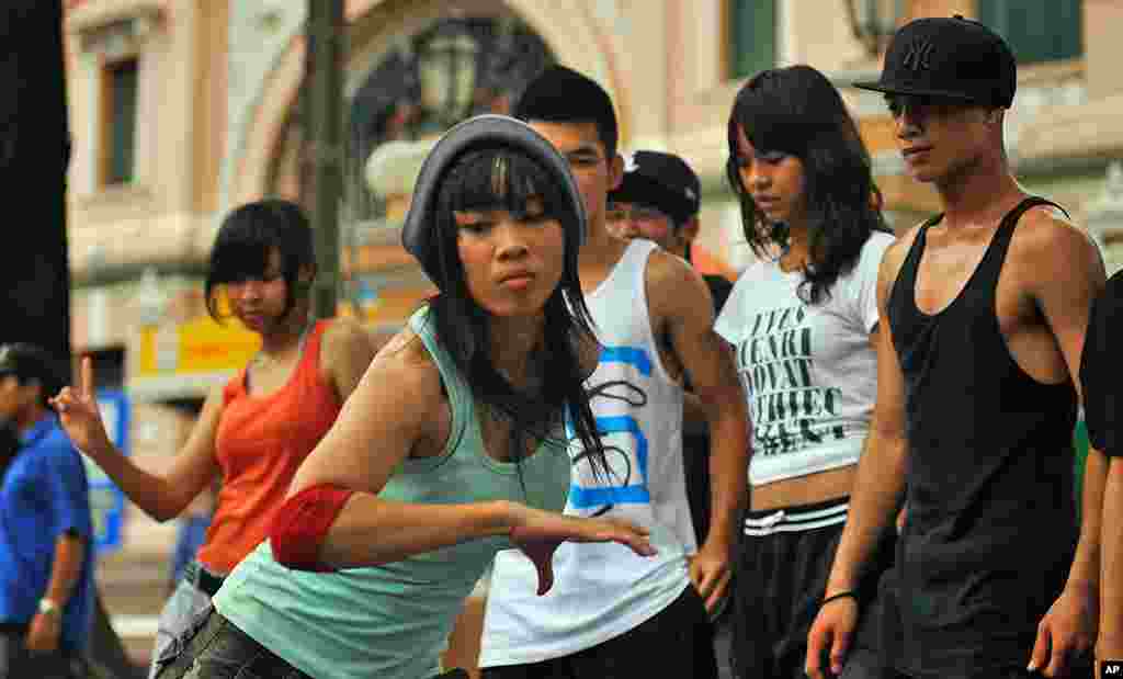 Kim dancing in the movie "Saigon Electric" (Courtesy of Saigon Electric)
