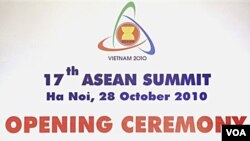 Para pemimpin ASEAN pada pembukaan KTT ASEAN di Hanoi, Vietnam Kamis, 28 Oktober 2010.