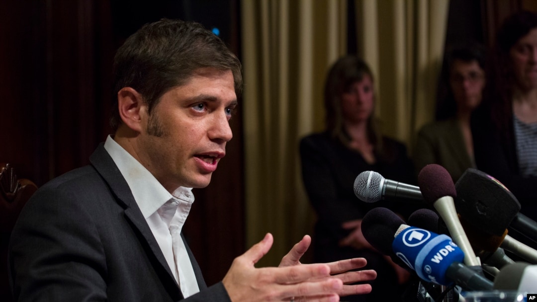 Axel Kicillof, mentor perekonomian Argentina, berbicara pada pers setelah negosiasi di Konsulat Argentina di New York, 30 Juli 2014.