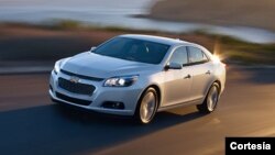 Chevrolet incorporará la integración con los teléfonos inteligentes en todos su vehículos.