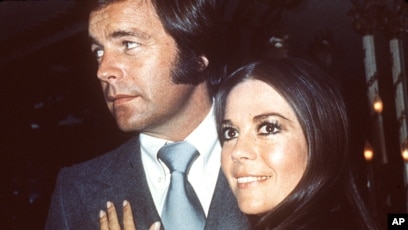 Investigators: Actor Robert Wagner a 'Person of Interest' in Wife Natalie  Wood's Death