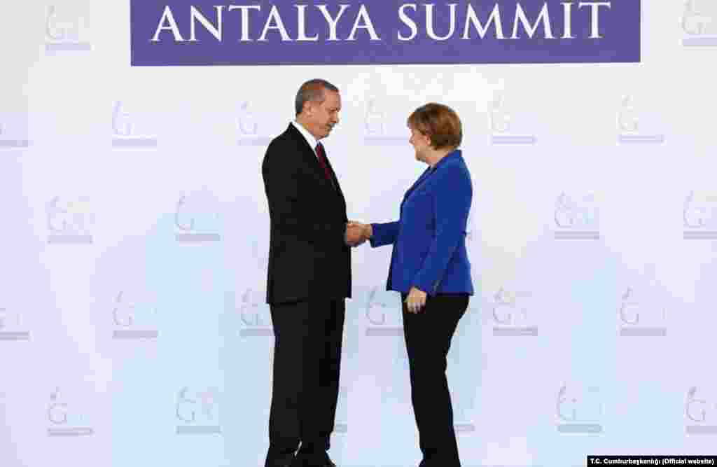 Erdog&#39;an Germaniya rahbari Angela Merkel bilan