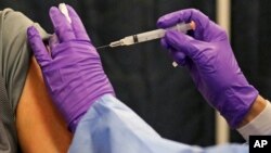 ARHIVA - Vakcinacija u Masačusetsu (Foto: AP)