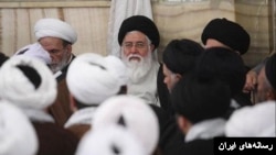 علم‌الهدی چهره نزدیک به خامنه ای می گوید دشمن قصد ضربه زدن به رهبر جمهوری اسلامی را دارد. 