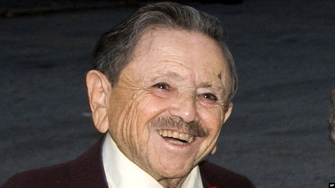 FILE - Jerry Maren is pictured at a 70th anniversary gala for "The Wizard of Oz" in New York, Sept. 24, 2009. Maren, the last surviving munchkin from the classic film, died May 24, 2018, at a San Diego nursing home. He was 98.