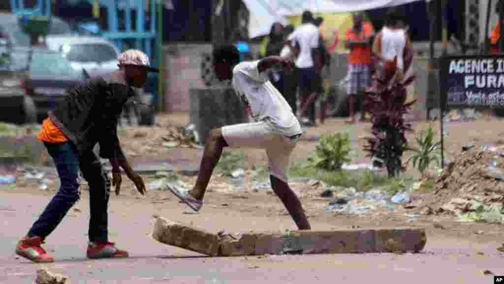 Rundunar &lsquo;yan sanda a Jamhuriyar Demokaradiyar Congo ta ce akalla mutane 17 ne suka mutu a lokacin zanga-zangar neman shugaba Kabila ya yi murabus daga mukaminsa. Satumba 20, 2016