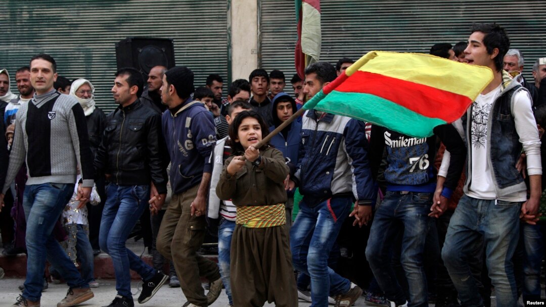Suriyaliklar kurdlar Kobani shahrida