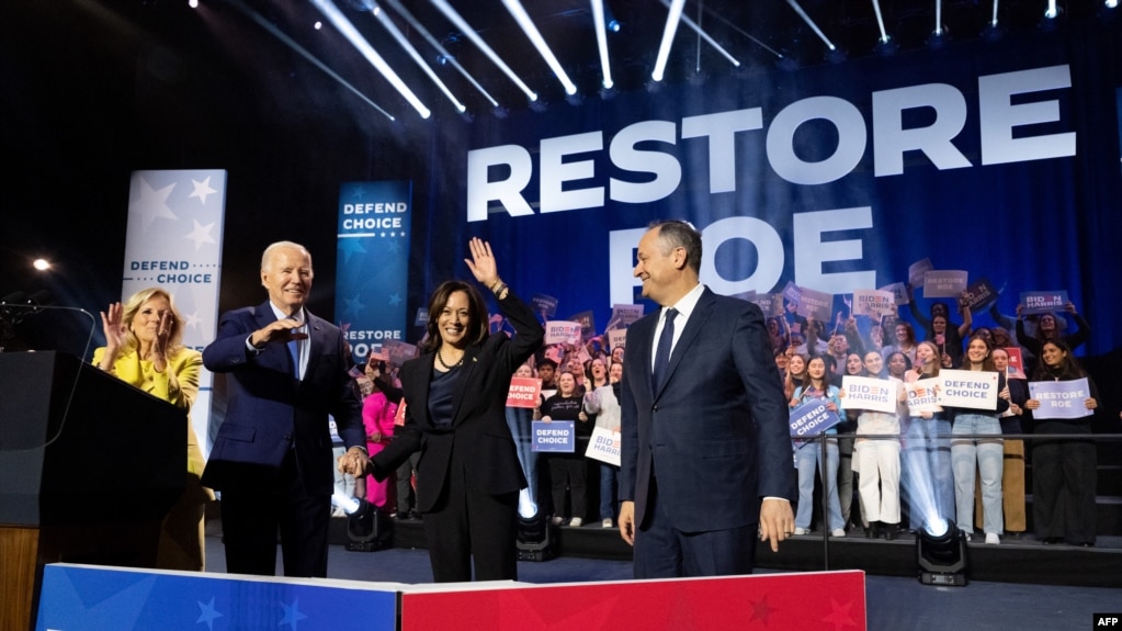 Tổng thống Joe Biden và phó Tổng thống Kamala Harris trong một cuộc mít tinh vận động tranh cử