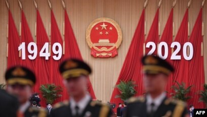 Ushtarakë kinezë në Hollin e Madh të Popullit (Pekin, 30 shtator 2020)