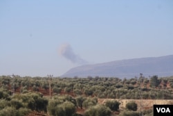 Smoke seen over the battle for Afrin on Jan. 31, 2018 in Hassa, Turkey. (H.Murdock/VOA)