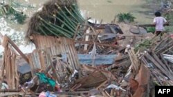 Filipine: Të paktën 650 të vdekur nga stuhia tropikale