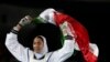 En esta imagen de agosto del 2016, Kimia Alizadeh celebra tras ganar para Irán medalla de bronce en los Juegos Olímpicos de Río, Foto AP/Andrew Medichini