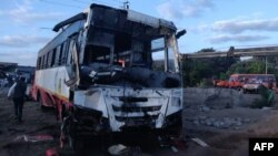 Bus yang ringsek akibat kecelakaan di Meshi Phata, Malegaon Deola Road (distrik Nashik Maharashtra), India, 28 Januari 2020. 