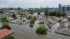 Kawasan yang terdampak banjir setelah bendungan Nova Kakhovka jebol, di tengah serangan Rusia di Ukraina, di Kherson, Ukraina, 7 Juni 2023. (REUTERS/Vladyslav Smilianets)