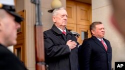 La visita de Mattis se produce después de que Pyongyang haya amenazado en varias ocasiones desde comienzos de año con probar un misil balístico intercontinental.